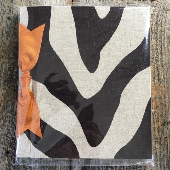 Maude Asbury Double Brag Book Animal Print - Picture 2 of 5